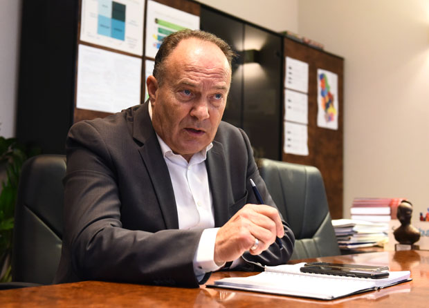 МИНИСТАР ПРОСВЕТЕ О ИНИЦИЈАТИВИ ДА БОШЊАЧКА ДЕЦА УЧЕ НА БОСАНСКОМ: Родитељи бирају, а не Џуџо и Угљанин